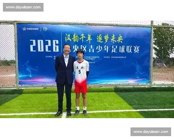 西航二校 U13 女足勇夺区赛冠军!技术与意志铸就青春荣耀 西航二校 U13 女足勇夺区赛冠军!技术与意志铸就青春荣耀